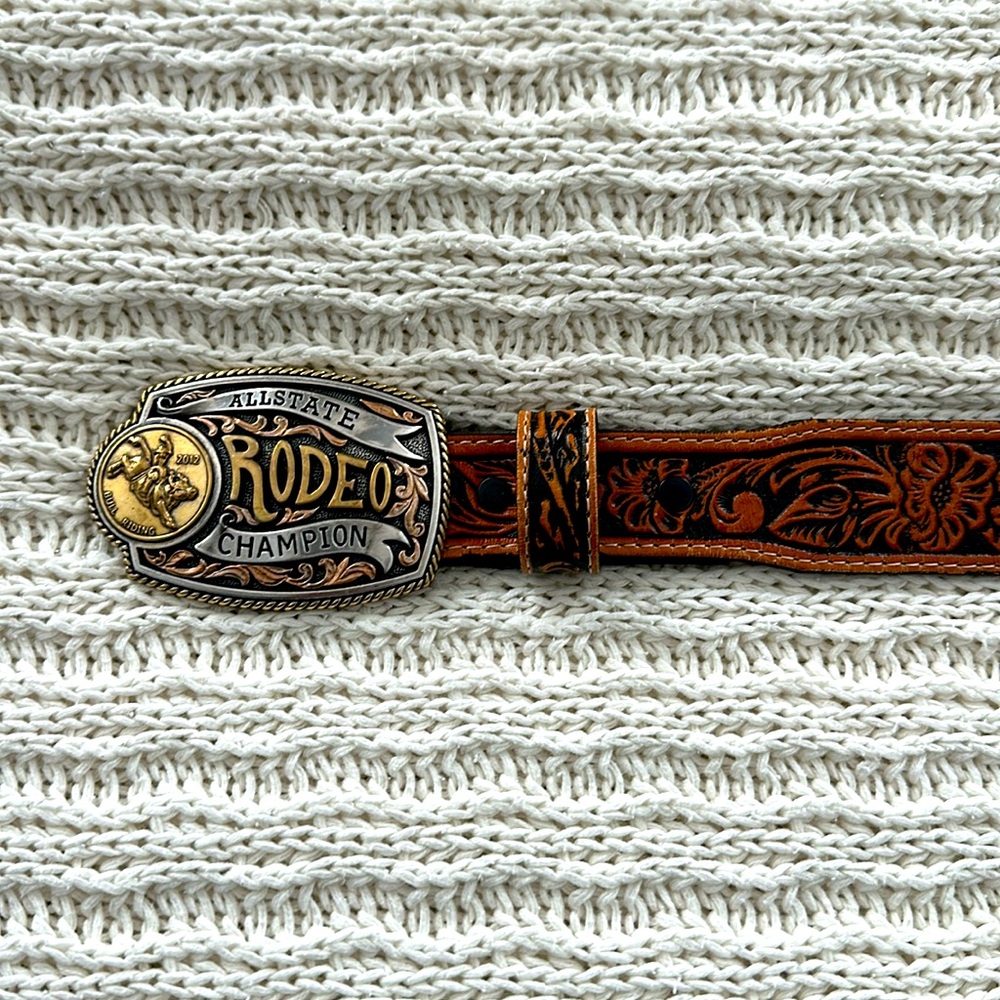 Boys western belt by Tony Lama size 26